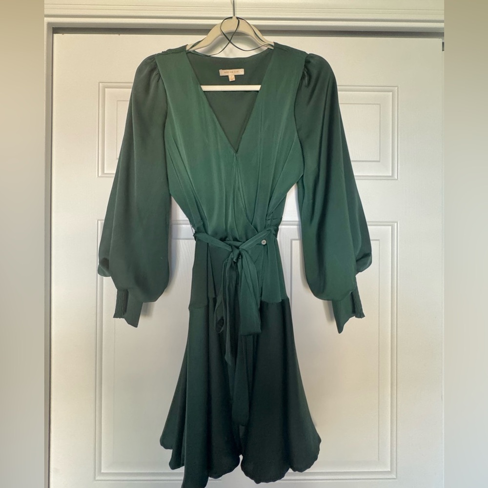 VICI GREEN SATIN MINI DRESS SIZE SMALL
